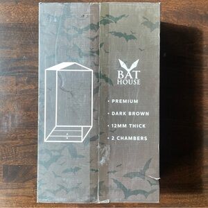 NEW Wooden Bat House Attracts Bats Dark Brown Cedar Large Double Chamber Kibaga